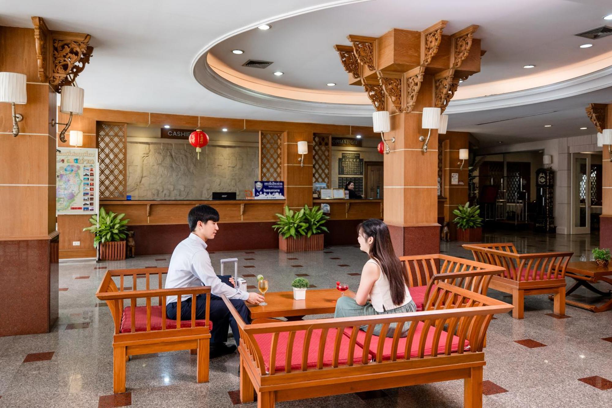 Dhevaraj Hotel Nan Exterior foto